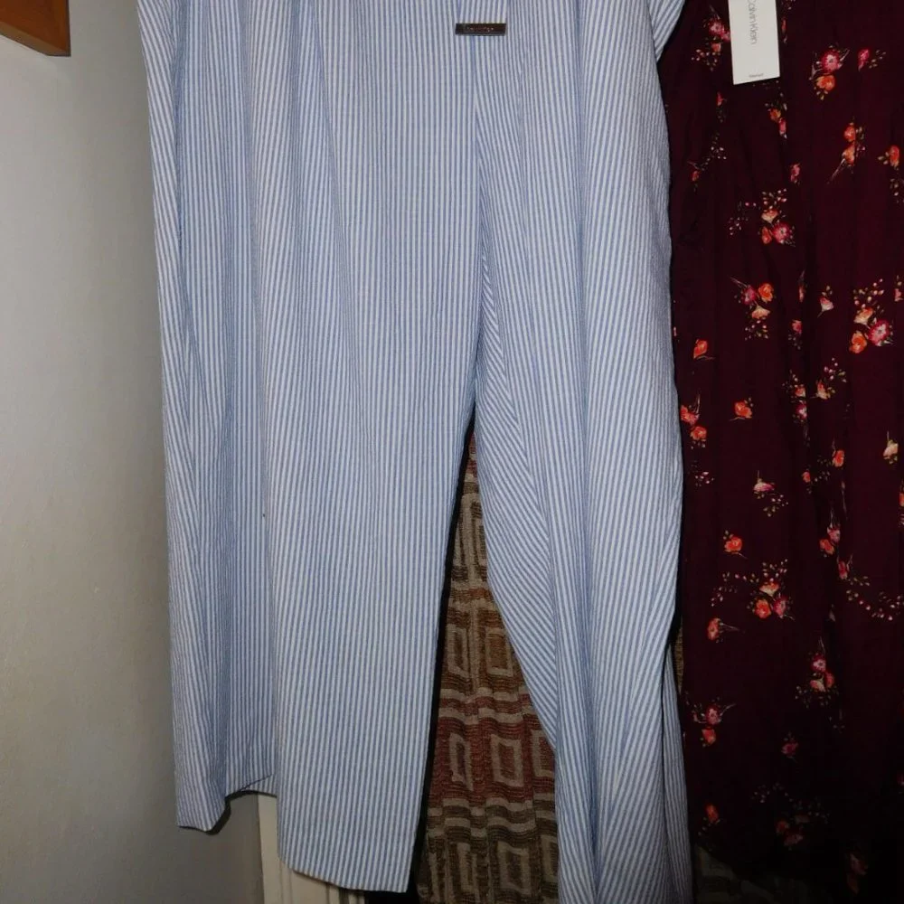 NWT 2X CALVIN KLEIN BLUE PINSTRIPED CAPRIS SEARSSUCKER LOOK - Picture 2 of 9